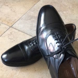 Johnston&Murphy Leather Mans Dress shoe size 11